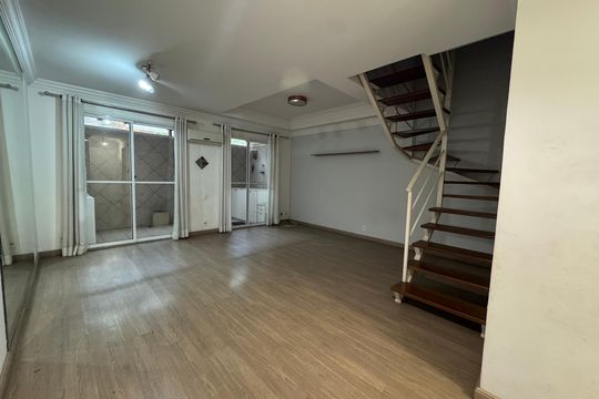 Casa de Condomínio à venda com 3 quartos, 120m² em Jardim das Esmeraldas, São Paulo