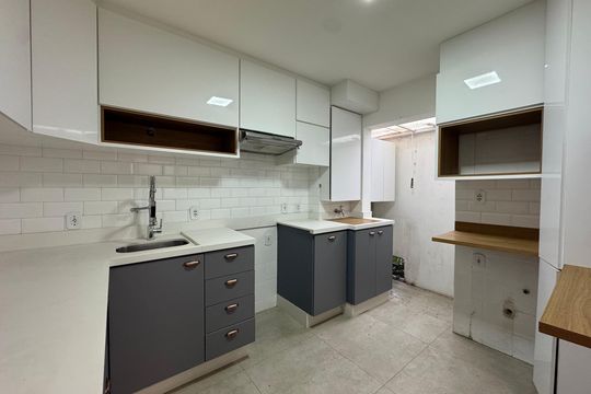 Cozinha de casa de condomínio à venda com 3 quartos, 120m² em Jardim das Esmeraldas, São Paulo