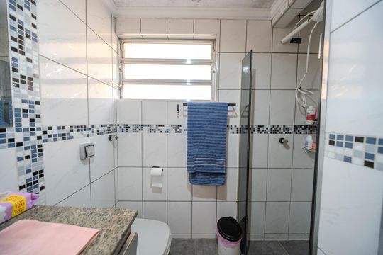 Banheiro de apartamento à venda com 2 quartos, 47m² em Bela Vista, São Paulo