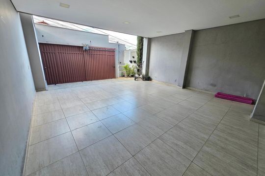 Garagem  de casa para alugar com 3 quartos, 360m² em Jardim Atlântico, Belo Horizonte