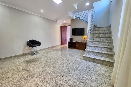 Casa para alugar com 3 quartos, 360m² em Jardim Atlântico, Belo Horizonte