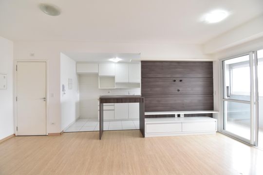 Apartamento para alugar com 2 quartos, 80m² em Centro, Curitiba