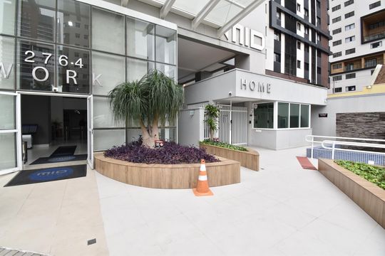 Fachada de apartamento para alugar com 2 quartos, 80m² em Centro, Curitiba