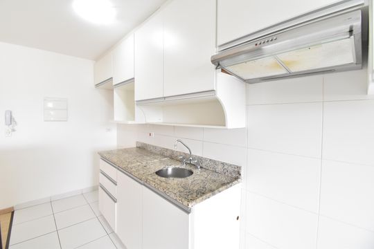 Cozinha de apartamento para alugar com 2 quartos, 80m² em Centro, Curitiba