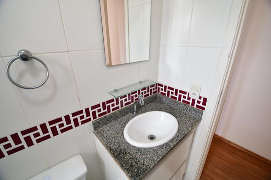 Banheiro de apartamento para alugar com 2 quartos, 49m² em Vila Industrial (campinas), Campinas