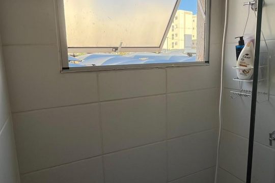 Banheiro de apartamento à venda com 2 quartos, 42m² em Lundcéia, Lagoa Santa