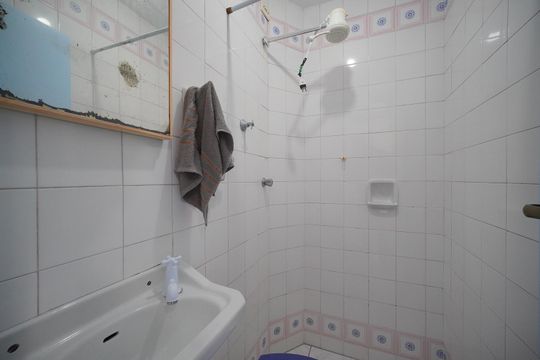 Banheiro de Serviço  de apartamento para alugar com 2 quartos, 109m² em Centro, Florianópolis