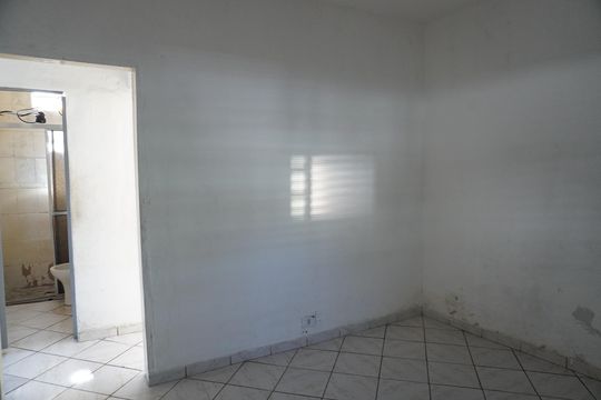 Casa para alugar com 2 quartos, 70m² em Parque Guarani, São Paulo