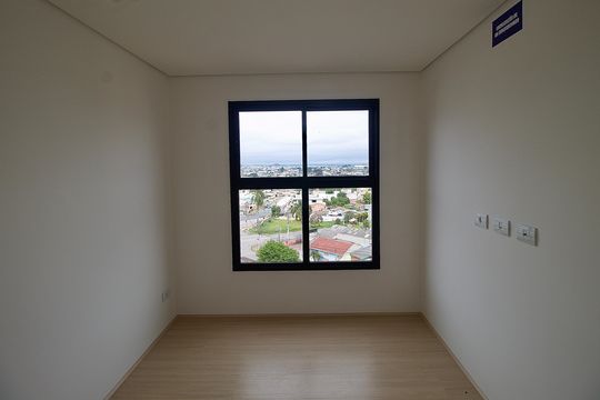 Quarto 1 de apartamento à venda com 2 quartos, 47m² em Capão Raso, Curitiba