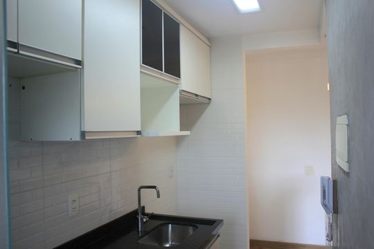 Cozinha de apartamento para alugar com 3 quartos, 52m² em Jardim Testae, Guarulhos
