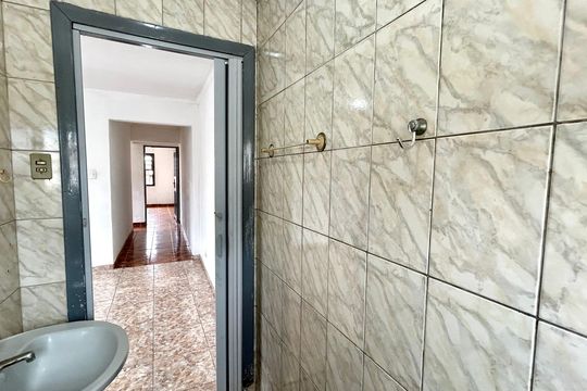 Banheiro de casa para alugar com 1 quarto, 48m² em Gopouva, Guarulhos