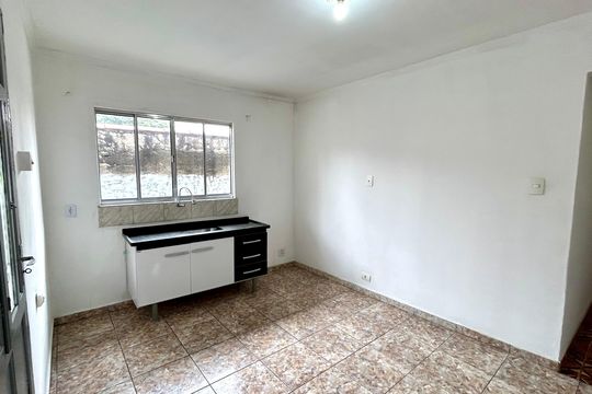 Cozinha de casa para alugar com 1 quarto, 48m² em Gopouva, Guarulhos