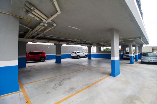 Garagem de apartamento à venda com 2 quartos, 50m² em Capão Raso, Curitiba