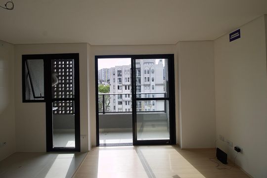 Sala de apartamento à venda com 2 quartos, 50m² em Capão Raso, Curitiba