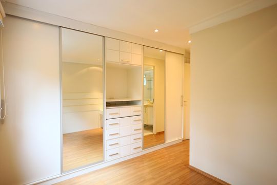 Suíte 1 de apartamento à venda com 2 quartos, 90m² em Cidade São Francisco , São Paulo