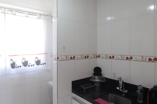 Cozinha e Área de Serviço de apartamento para alugar com 2 quartos, 70m² em São Francisco, Belo Horizonte