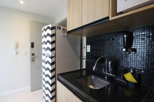Cozinha de kitnet/studio para alugar com 1 quarto, 32m² em Jacarepaguá, Rio de Janeiro