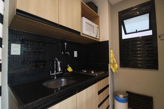 Cozinha de kitnet/studio para alugar com 1 quarto, 32m² em Jacarepaguá, Rio de Janeiro