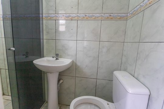 Banheiro de casa para alugar com 1 quarto, 50m² em Serraria, Diadema