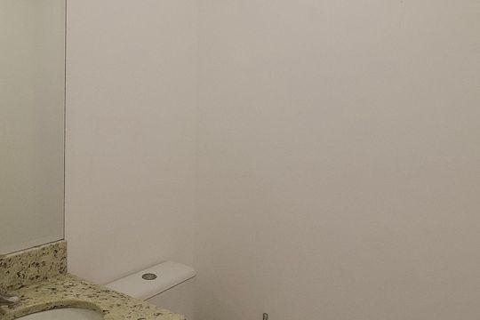 Lavabo de apartamento à venda com 1 quarto, 52m² em Centro, Curitiba