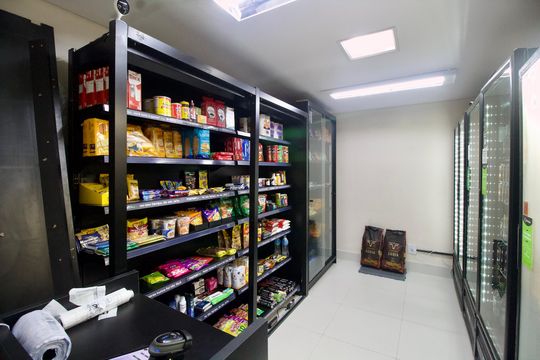 Conveniência 24h de apartamento à venda com 1 quarto, 52m² em Centro, Curitiba