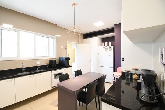 Cozinha de apartamento para alugar com 4 quartos, 185m² em Mossunguê, Curitiba