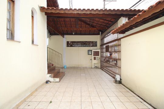 Quintal de casa à venda com 3 quartos, 250m² em Vila Rosaria, São Paulo