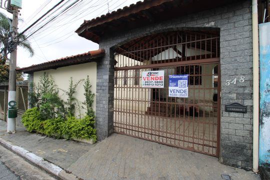 Fachada de casa à venda com 3 quartos, 250m² em Vila Rosaria, São Paulo