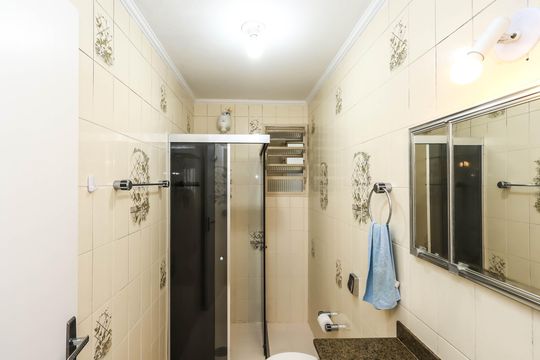 Banheiro de apartamento à venda com 2 quartos, 69m² em Vila Mariana, São Paulo
