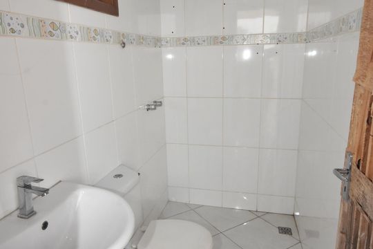banheiro da area gourmet de casa à venda com 2 quartos, 120m² em Vila Rio Branco, Jundiaí