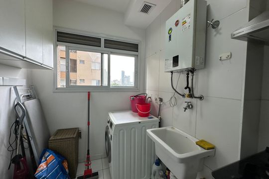 Área de Serviço de apartamento para alugar com 2 quartos, 65m² em Jardim Tupanci, Barueri