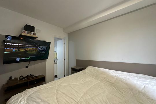Suíte de apartamento para alugar com 2 quartos, 65m² em Jardim Tupanci, Barueri