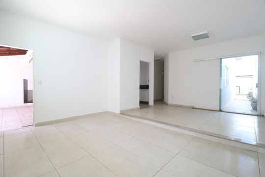 Casa para alugar com 3 quartos, 250m² em Cidade Jardim, Uberlândia
