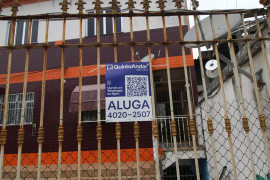 Placa de apartamento para alugar com 2 quartos, 105m² em Brás de Pina, Rio de Janeiro