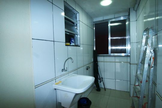 Área de Serviço de apartamento para alugar com 2 quartos, 105m² em Brás de Pina, Rio de Janeiro