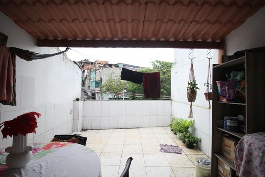 Varanda de casa à venda com 4 quartos, 144m² em Jardim Record, Taboão da Serra