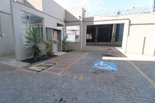 Garagem de apartamento para alugar com 2 quartos, 60m² em Brasil, Uberlândia