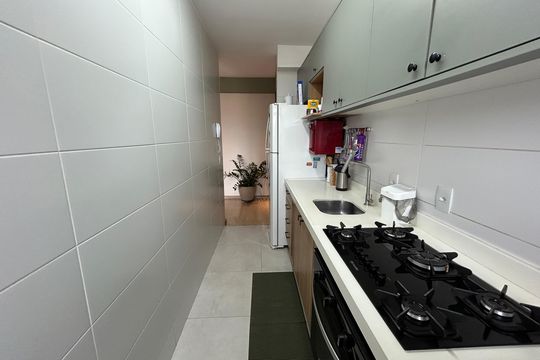 Cozinha de apartamento para alugar com 2 quartos, 54m² em Todos Os Santos, Rio de Janeiro
