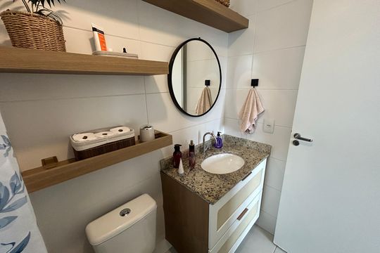 Banheiro da Suíte de apartamento para alugar com 2 quartos, 54m² em Todos Os Santos, Rio de Janeiro