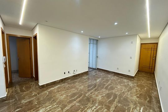 Apartamento à venda com 2 quartos, 130m² em Cabral, Contagem