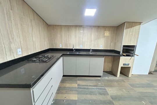 Apartamento à venda com 2 quartos, 130m² em Cabral, Contagem