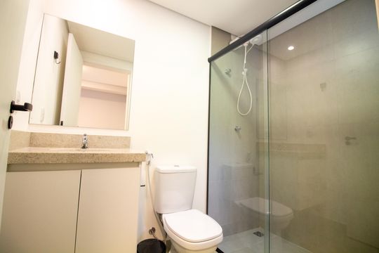 Banheiro de kitnet/studio para alugar com 1 quarto, 22m² em Itaim Bibi, São Paulo