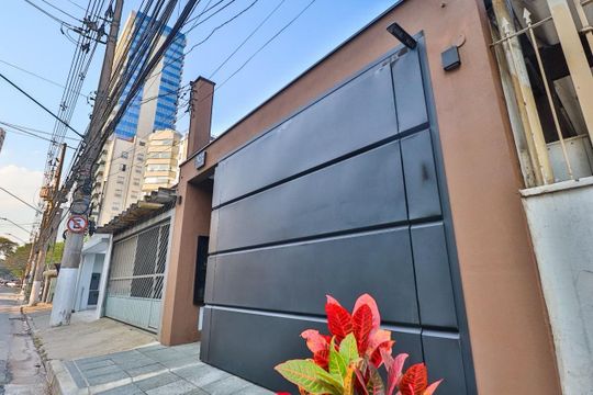 Fachada de kitnet/studio para alugar com 1 quarto, 22m² em Itaim Bibi, São Paulo