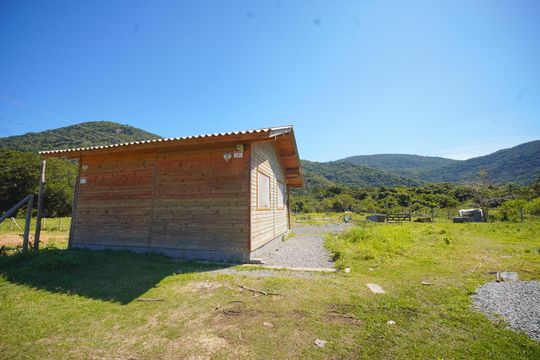 Área externa  de casa de condomínio para alugar com 2 quartos, 30m² em São João do Rio Vermelho, Florianópolis