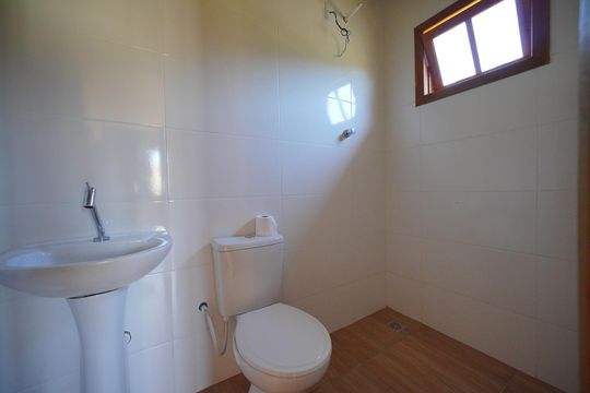  Banheiro  de casa de condomínio para alugar com 2 quartos, 30m² em São João do Rio Vermelho, Florianópolis