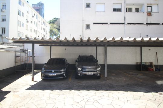 Garagem de apartamento para alugar com 3 quartos, 120m² em Higienópolis, Porto Alegre
