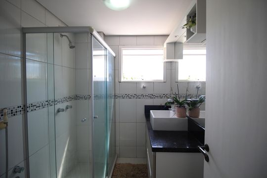 Banheiro de apartamento para alugar com 3 quartos, 120m² em Higienópolis, Porto Alegre