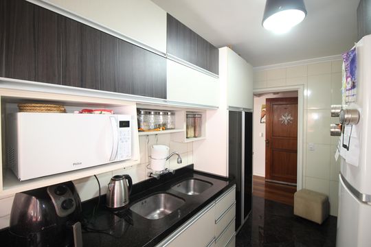 Cozinha de apartamento para alugar com 3 quartos, 120m² em Higienópolis, Porto Alegre