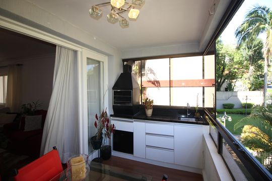 Varanda gourmet de apartamento para alugar com 3 quartos, 120m² em Higienópolis, Porto Alegre