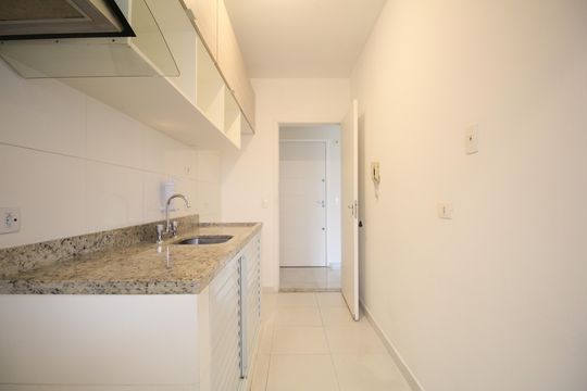 Cozinha de apartamento para alugar com 1 quarto, 54m² em Vila Andrade, São Paulo